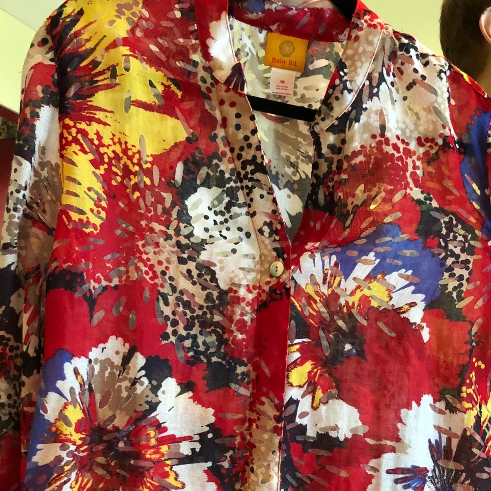 Beautiful Ruby Rd. sheer top, button front